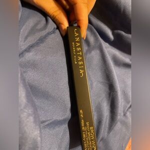 Anastasia Beverly Hills Brow Wiz in dark brown